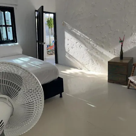 Tr-v3d De Cerca Al Castillo San Felipe Con Ventilador, Piscina Y Wifi *